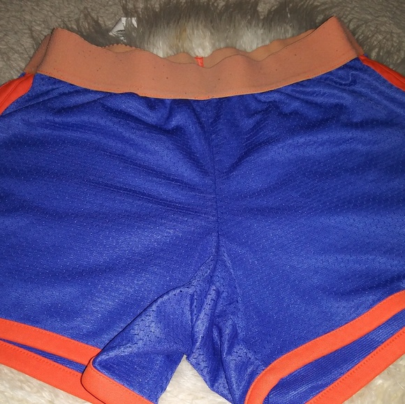 Shorts - Picture 2 of 3